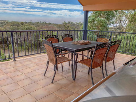 The Curly Seahorse - Accommodation Broadbeach 2