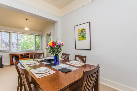 The Curtin Family Home - Accommodation Broadbeach 0