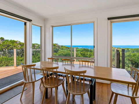 The Deck House - Accommodation Broadbeach 2