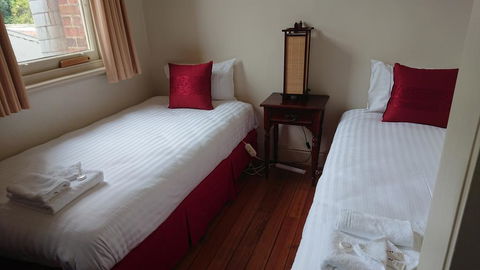 The Empire Hotel - Accommodation Broadbeach 2