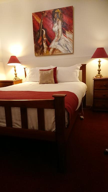 The Empire Hotel - Accommodation Broadbeach 3
