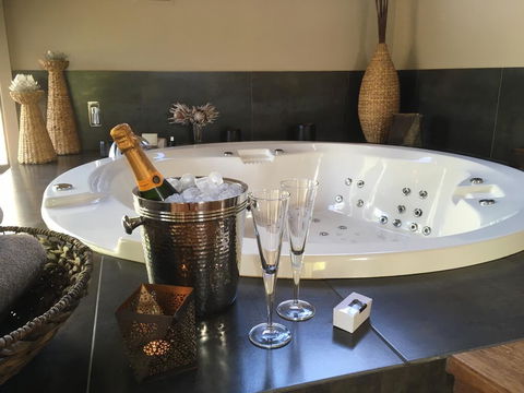 The Edge Villa - Accommodation Broadbeach 3