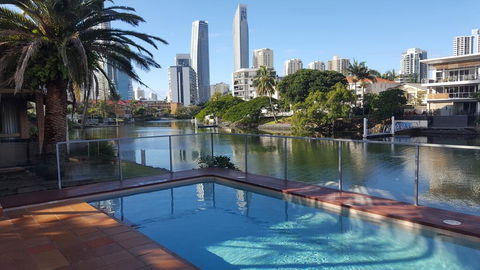 The Emerald Surfers Paradise - Accommodation Broadbeach 0