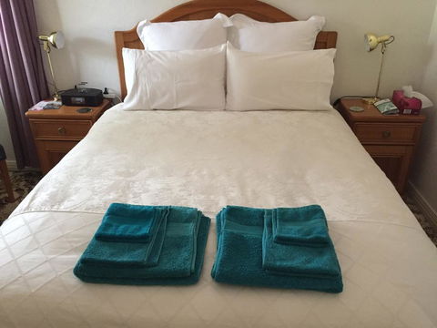 The Evergreen Bed And Breakfast - Accommodation Broadbeach 3