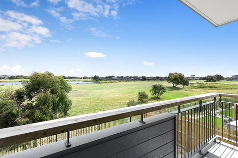 The Fairway Club - Accommodation Broadbeach 2