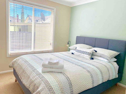 The Entertainer - Downtown Orange, Sleeps 11 - Accommodation Broadbeach 3