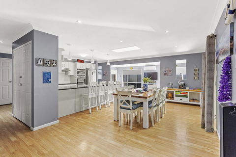 The Family Entertainer In The Heart Of Corlette! - Accommodation Broadbeach 2