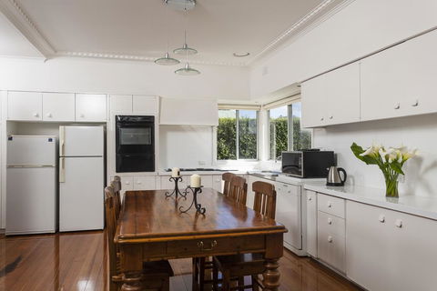 The Farm House - Accommodation Broadbeach 2