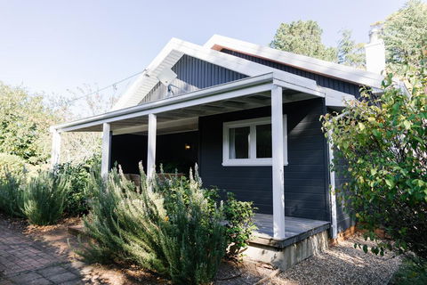 The Farm House At Springfield - Accommodation Broadbeach 0