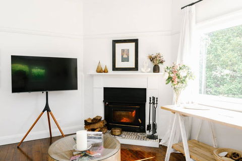 The Farm House At Springfield - Accommodation Broadbeach 2