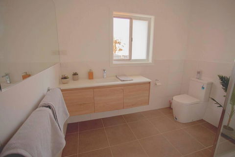 The Farmhouse. - Accommodation Broadbeach 2