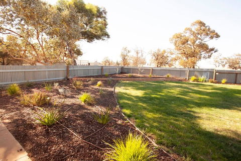 The Farmhouse. - Accommodation Broadbeach 3