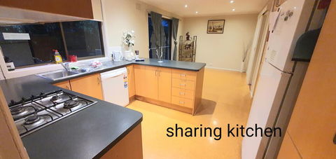The Flower Homestay - Accommodation Broadbeach 3