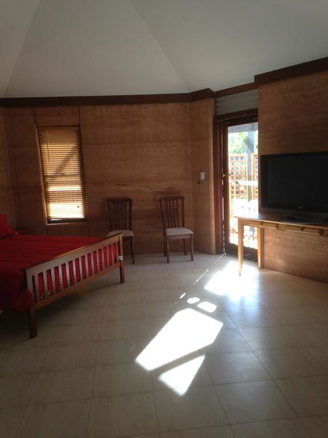 The Folly - Accommodation Broadbeach 2