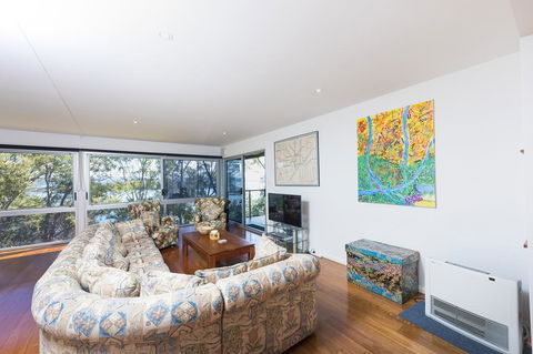 The Folly - Accommodation Broadbeach 2