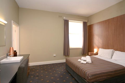 The Formby Hotel - Accommodation Broadbeach 0