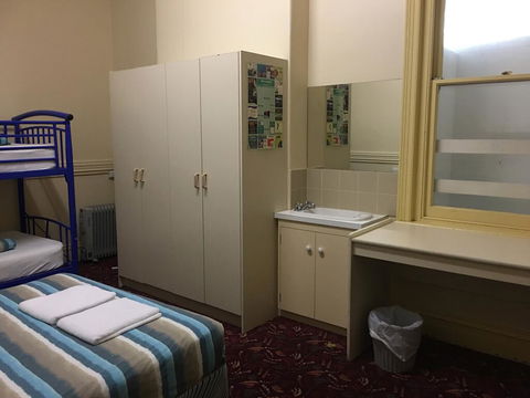 The Formby Hotel - Accommodation Broadbeach 1