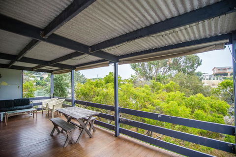 The Gee Beach House - Accommodation Broadbeach 1