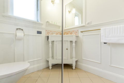 The Graces Beechworth - Accommodation Broadbeach 1