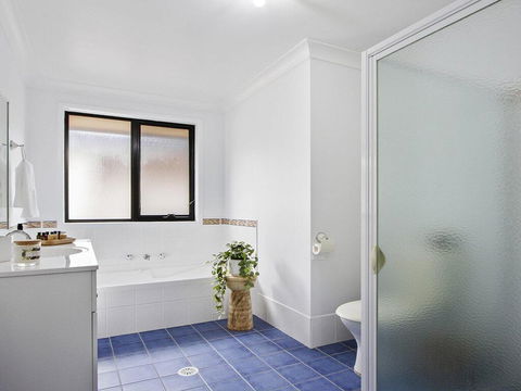 The Great White - Beach Living At Its Best - Accommodation Broadbeach 2