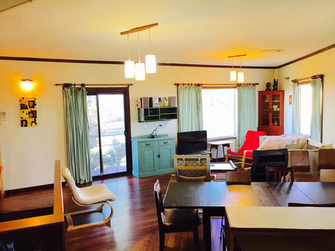 The Kite Beach House - Accommodation Broadbeach 1