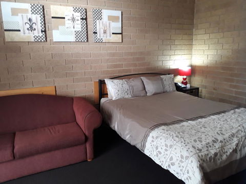 The Moe Motor Inn - Accommodation Broadbeach 2