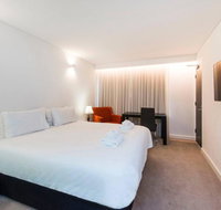 The Nest - Spacious Studio on Newcastle St with Roof Terrace - Accommodation Broadbeach