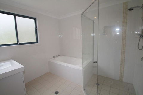 THE PALM FARM - PET FRIENDLY - WEEKLY ONLY - Accommodation Broadbeach 3