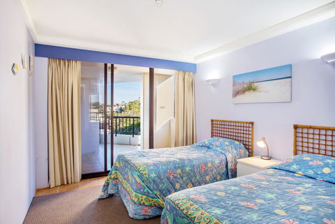THE ROCKS RESORT, UNIT 9J - Accommodation Broadbeach 3