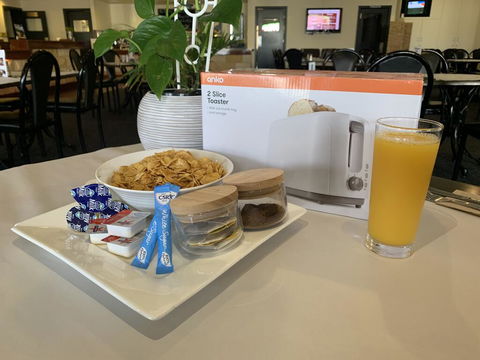 The Victoria Hotel - Accommodation Broadbeach 1