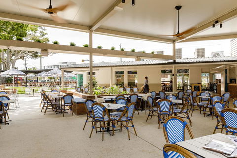 The Waterloo Bay Hotel - Accommodation Broadbeach 2