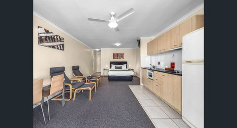 The Wellington Apartment Hotel - Accommodation Broadbeach 2