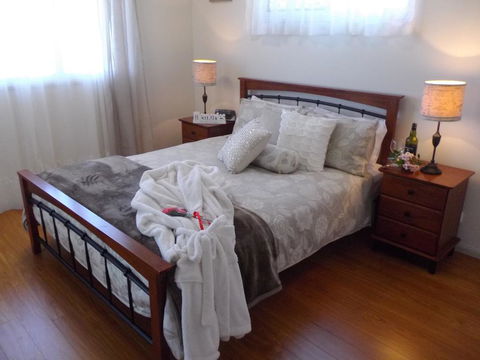 Tinaroo Sunset Retreat - Accommodation Broadbeach 3