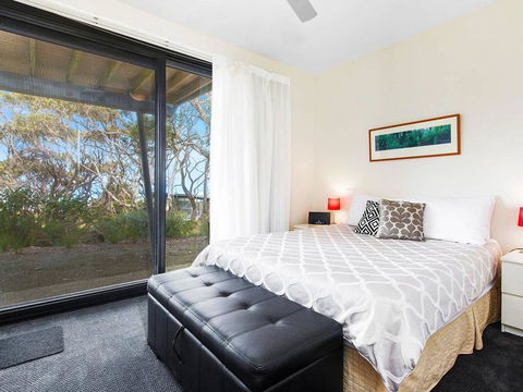 TREETOPS TERRACE 12 - A Luxury Skenes Creek Villa - Accommodation Broadbeach 3