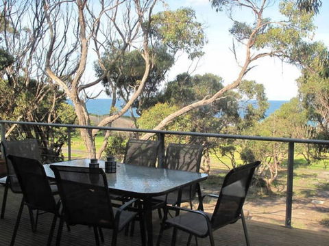 TREETOPS TERRACE 12 - A Luxury Skenes Creek Villa - Accommodation Broadbeach 2