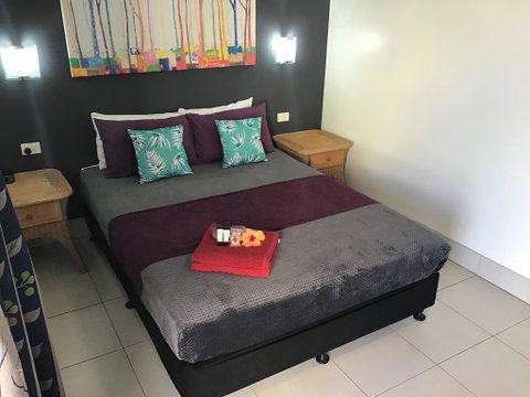 Tropical Lodge - Accommodation Broadbeach 1