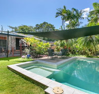Tropical House Pool and Extra Bungalow 4 bedrooms - Accommodation Broadbeach