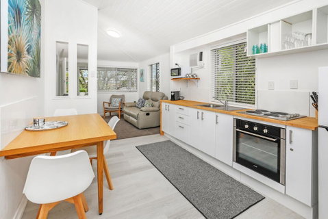 Tropical On McKenzie MK1 - Accommodation Broadbeach 2