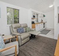 Tropical on McKenzie MK1 - Accommodation Broadbeach