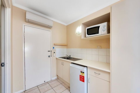Tropical Queenslander - Accommodation Broadbeach 2