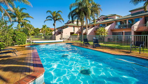 TUSCANY 10 - Accommodation Broadbeach 0
