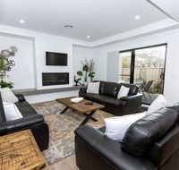 TWO TEN Sleeps 10 Luxury CBD Accommodation - Accommodation Broadbeach