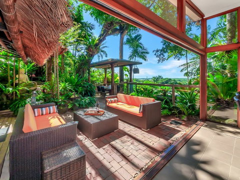 Unique, Tropical Rainforest Getaway - Accommodation Broadbeach 0
