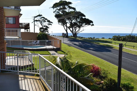 Unit 2, Ballingalla Apartments - Accommodation Broadbeach 0