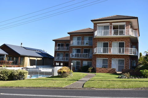 Unit 2, Ballingalla Apartments - Accommodation Broadbeach 1