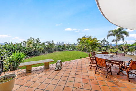 Unrivaled Ocean And City Views From Resort Style 3bed With Garden - Accommodation Broadbeach 0