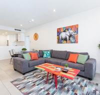 Urban Jungle Executive Apartment in Heart of CBD - Accommodation Broadbeach