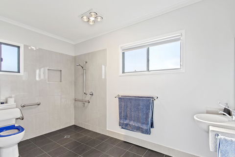 Valley Cabins By The Creek - Accommodation Broadbeach 3