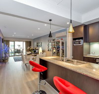 Venetian Canal Apartment-Close to Beaches and Marina - Accommodation Broadbeach