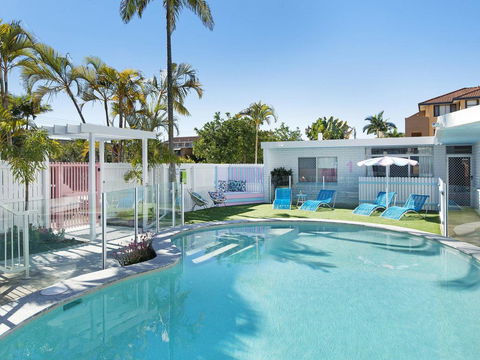 Ventura Beach Motel 2 Bed Poolside - Unit 3 - Accommodation Broadbeach 0